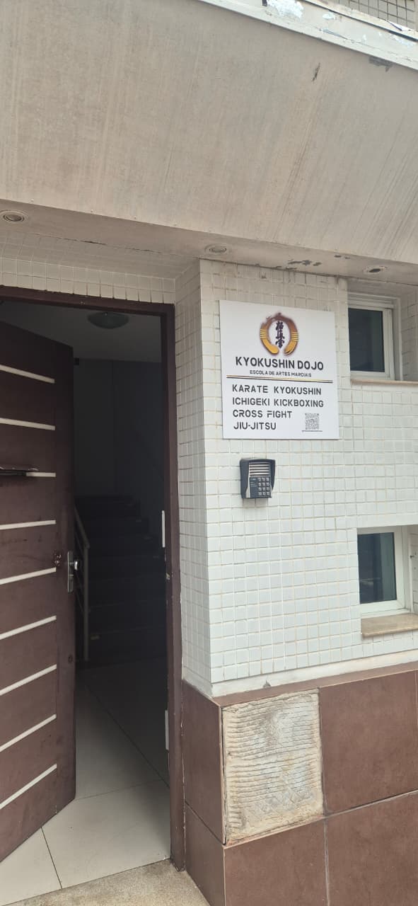 Kyokushin Dojo — Karate en Porto Alegre