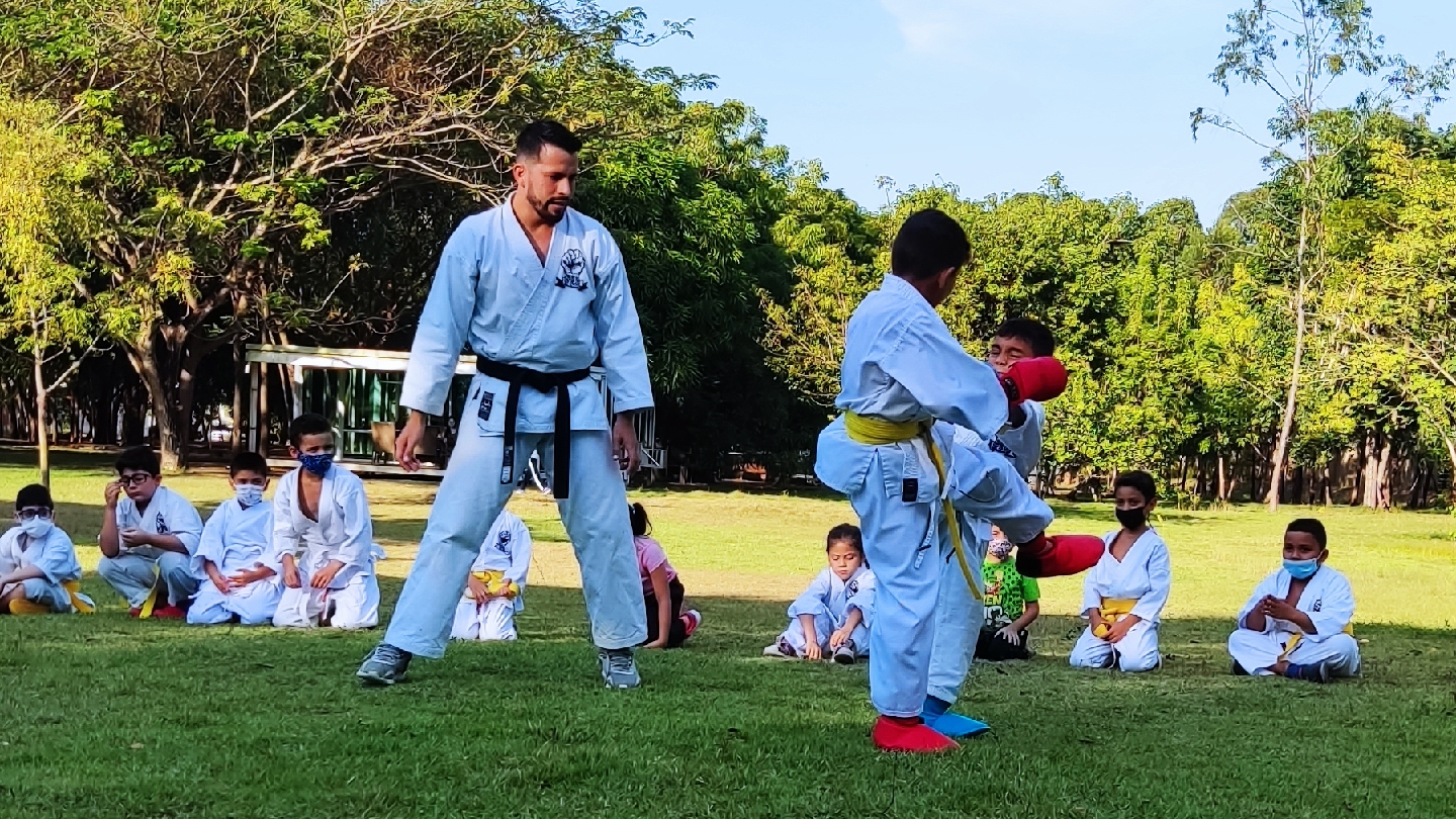Trainer Defense - Karate Pzo